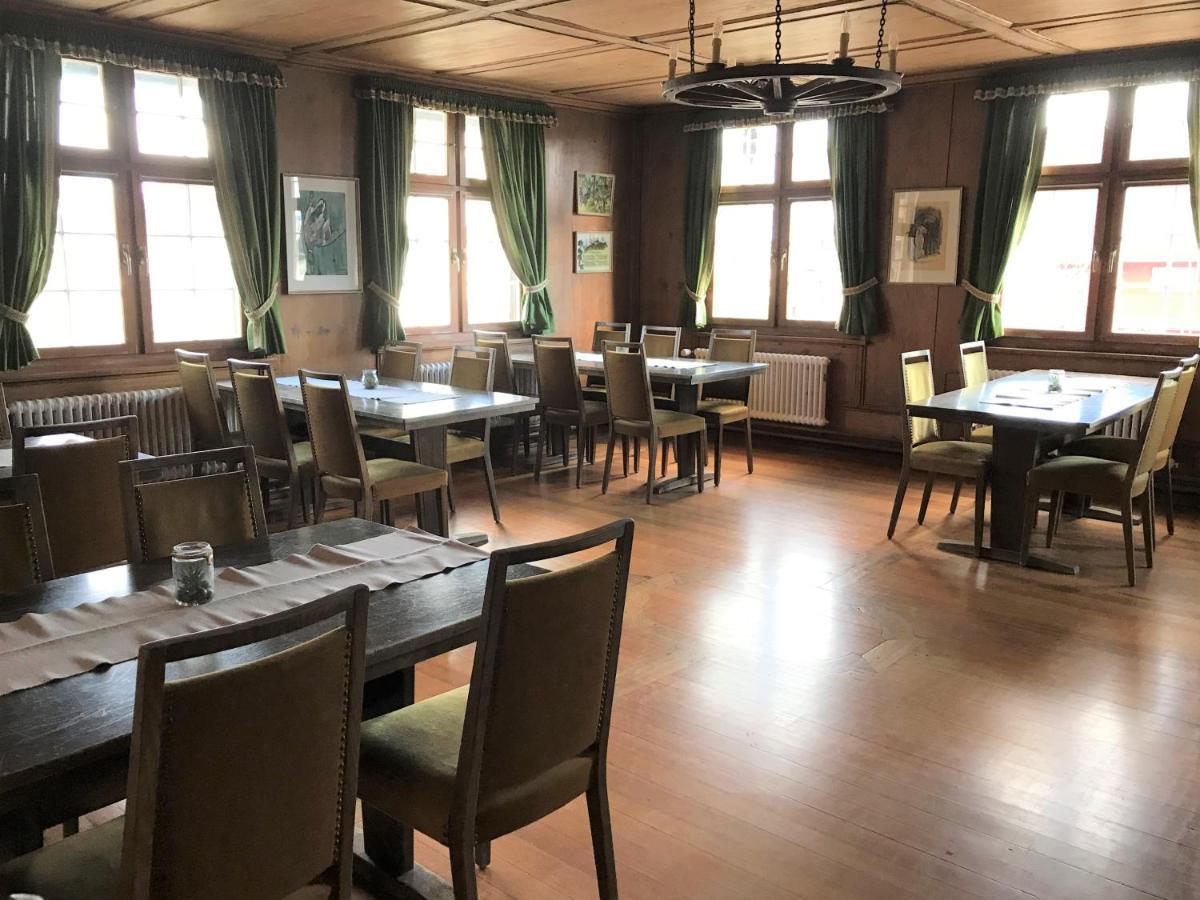 Zum Goldenen Kreuz Inn Rafz